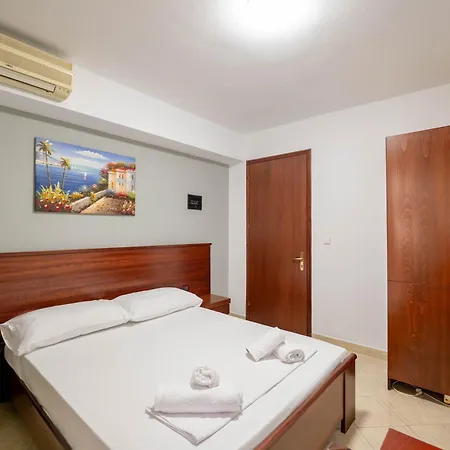 Venera Hotel *