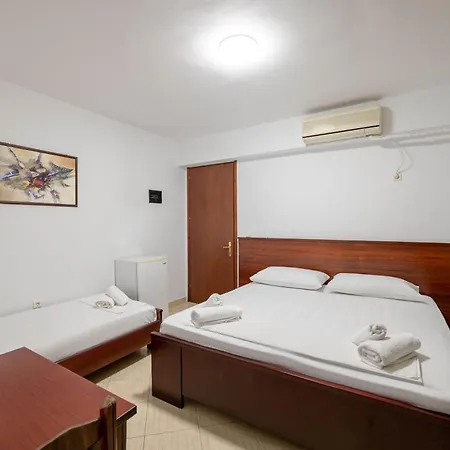 Venera Hotel *