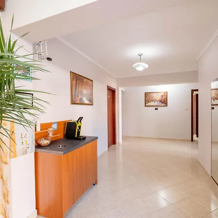 Venera Hotel *