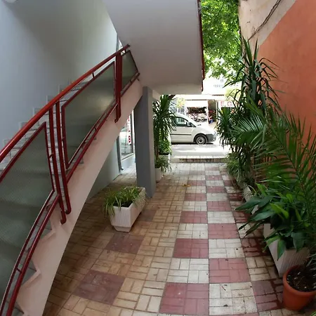 Venera Sarande